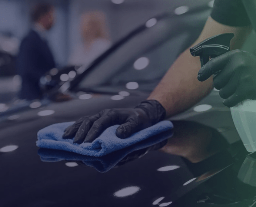 Showroomklaar poetsen voor autodealers Showroomklaar poetsen voor autodealers